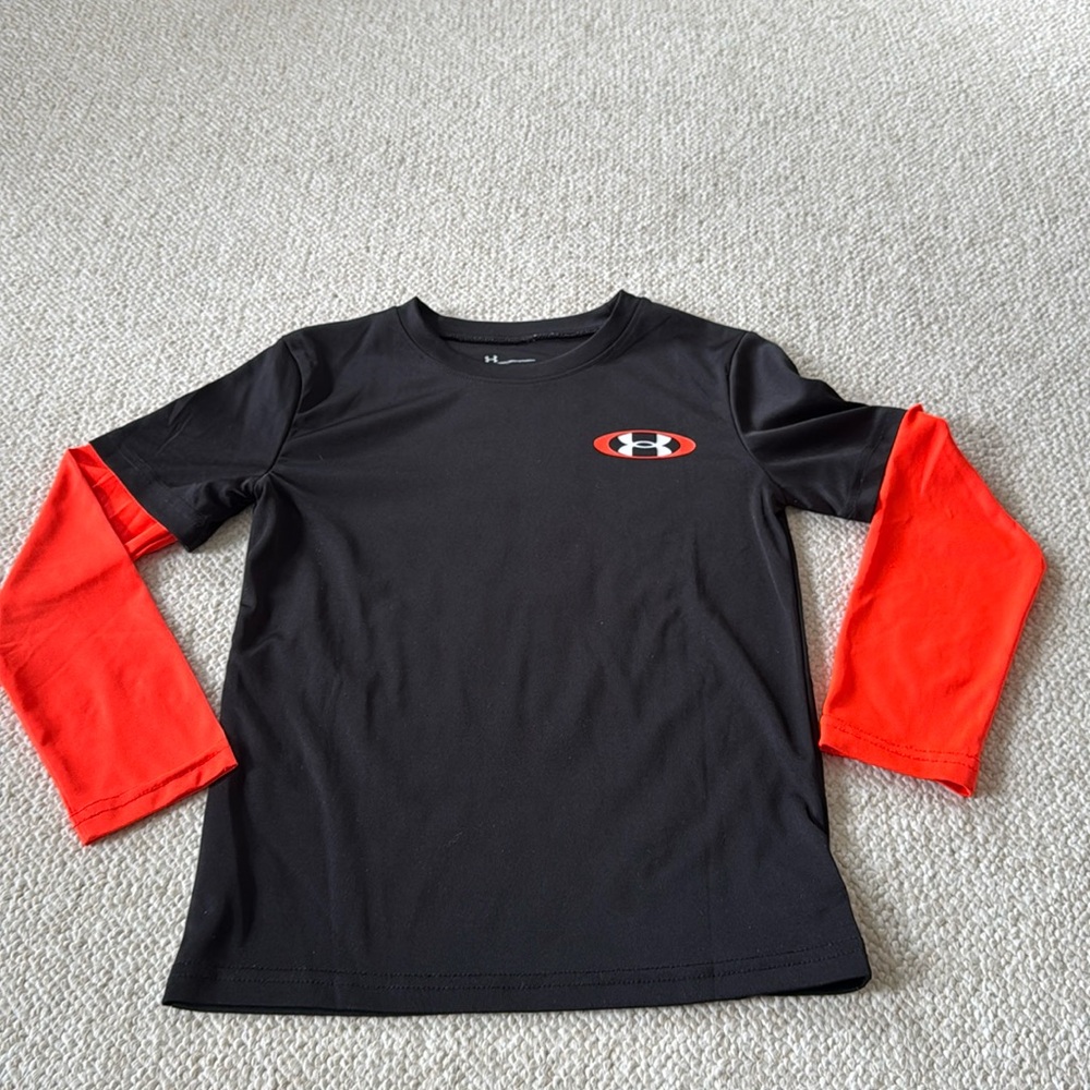 Under Armour Boys long sleeve shirt Size 7